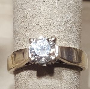 Diamond engagement ring 3 stone